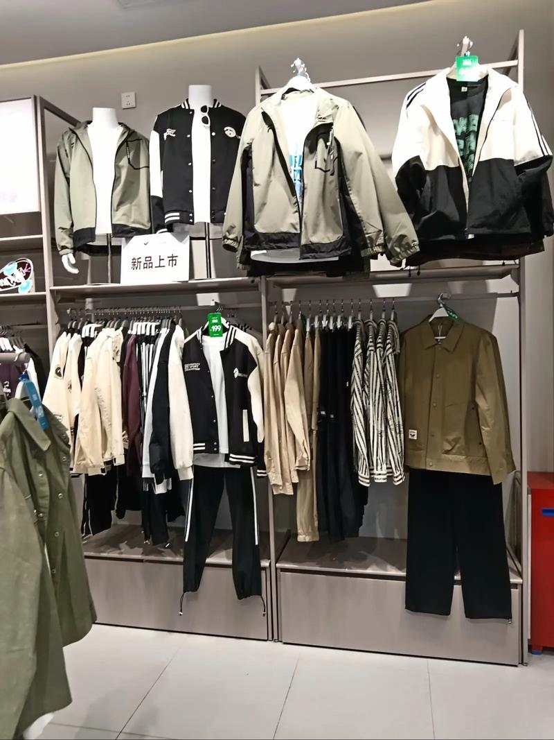 新锐潮流与传统服饰交织的虞城服装店